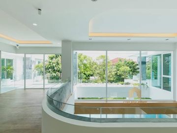 Newly modern luxury pool villas house in housing project nearb Kad Farang Village