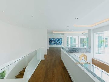 Newly modern luxury pool villas house in housing project nearb Kad Farang Village