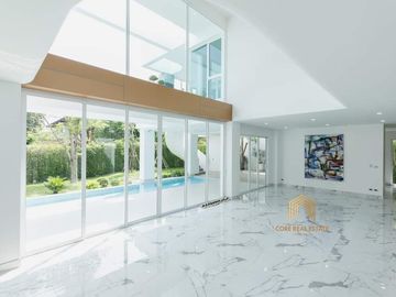 Newly modern luxury pool villas house in housing project nearb Kad Farang Village