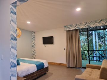VENDO  HOTEL BOUTIQUE UBICADO RESERVA BOSQUE DE NIEBLA CIRCASIA QUINDIO  SOBRE LA AUTOPISTA DEL CAFE KM 7 ARMENIA PEREIRA