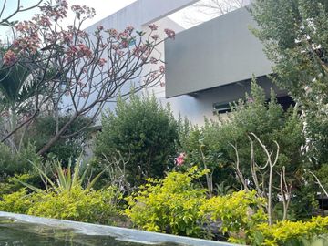 Residencia con alberca, jardín, 6 recamaras, en venta Sector O Huatulco.