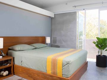 Residencia con alberca, jardín, 6 recamaras, en venta Sector O Huatulco.