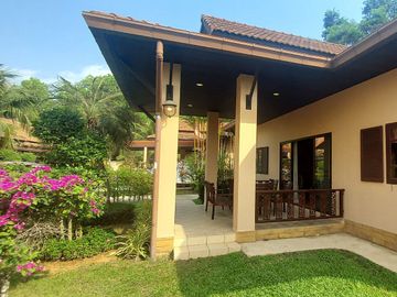 Villa in undisturbed location in well maintained Sunflower, Mae Phim, Rayong