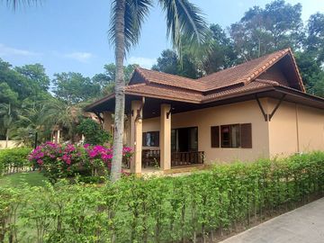 Villa in undisturbed location in well maintained Sunflower, Mae Phim, Rayong