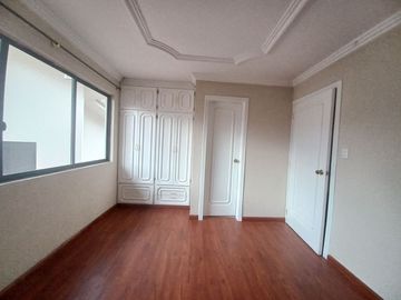 CASA EN VENTA SECTOR AV. 10 DE AGOSTO Y LORENZO PIEDRA