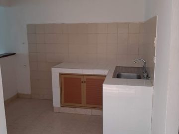 Casa Dividida con Apartamentos  en Turbaco