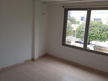 Casa Dividida con Apartamentos  en Turbaco