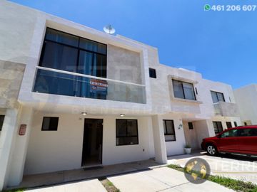 🚨SE VENDE CASA🏡 Cantera Residencial Villa Marino CelayaOPORTUNIDAD es el modelo más Solicitado del fraccionamiento.