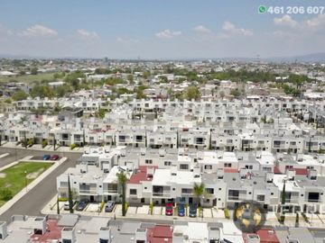 🚨SE VENDE CASA🏡 Cantera Residencial Villa Marino CelayaOPORTUNIDAD es el modelo más Solicitado del fraccionamiento.