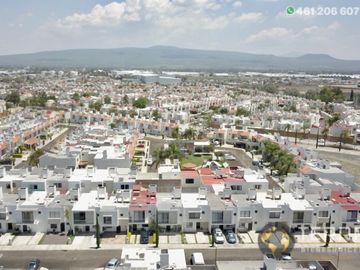 🚨SE VENDE CASA🏡 Cantera Residencial Villa Marino CelayaOPORTUNIDAD es el modelo más Solicitado del fraccionamiento.