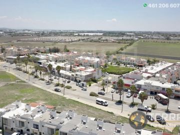 🚨SE VENDE CASA🏡 Cantera Residencial Villa Marino CelayaOPORTUNIDAD es el modelo más Solicitado del fraccionamiento.