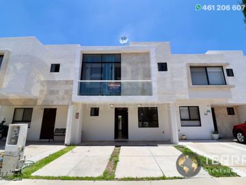 🚨SE VENDE CASA🏡 Cantera Residencial Villa Marino CelayaOPORTUNIDAD es el modelo más Solicitado del fraccionamiento.