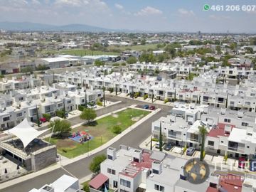 🚨SE VENDE CASA🏡 Cantera Residencial Villa Marino CelayaOPORTUNIDAD es el modelo más Solicitado del fraccionamiento.