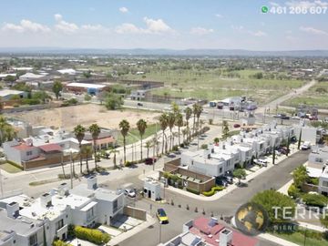 🚨SE VENDE CASA🏡 Cantera Residencial Villa Marino CelayaOPORTUNIDAD es el modelo más Solicitado del fraccionamiento.