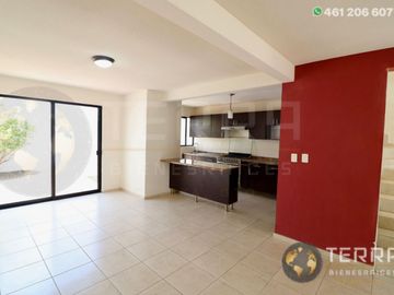 🚨SE VENDE CASA🏡 Cantera Residencial Villa Marino CelayaOPORTUNIDAD es el modelo más Solicitado del fraccionamiento.