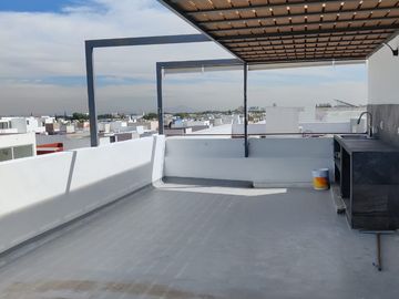 CASA EN VENTA EN COTO   EN SOLARES FRENTE AL LAGO