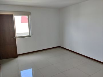 CASA EN VENTA EN COTO   EN SOLARES FRENTE AL LAGO