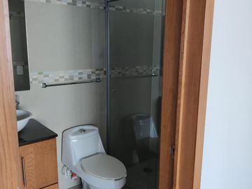 CASA EN VENTA EN COTO   EN SOLARES FRENTE AL LAGO