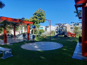 CASA EN VENTA EN COTO   EN SOLARES FRENTE AL LAGO