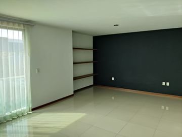 CASA EN VENTA EN COTO   EN SOLARES FRENTE AL LAGO