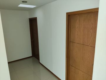 CASA EN VENTA EN COTO   EN SOLARES FRENTE AL LAGO