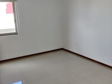 CASA EN VENTA EN COTO   EN SOLARES FRENTE AL LAGO