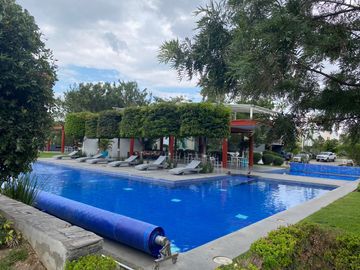CASA EN VENTA EN COTO   EN SOLARES FRENTE AL LAGO
