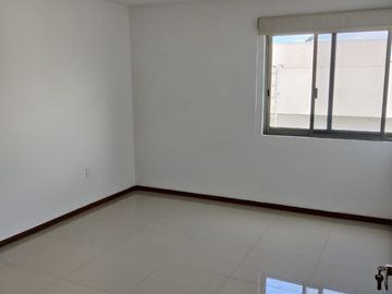 CASA EN VENTA EN COTO   EN SOLARES FRENTE AL LAGO
