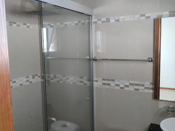 CASA EN VENTA EN COTO   EN SOLARES FRENTE AL LAGO