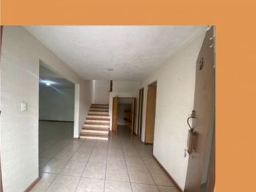 VENTA_Oportunidad exclusiva casa en Claustros de las Misiones Centro Sur Querétaro ZR