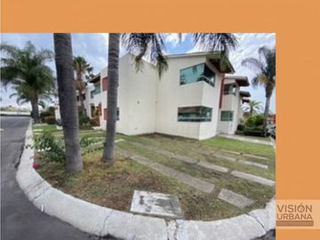 VENTA_Oportunidad exclusiva casa en Claustros de las Misiones Centro Sur Querétaro ZR