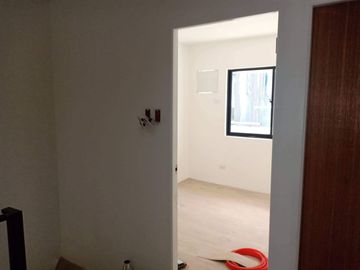 Townhouse near Sienna College of Taytay
