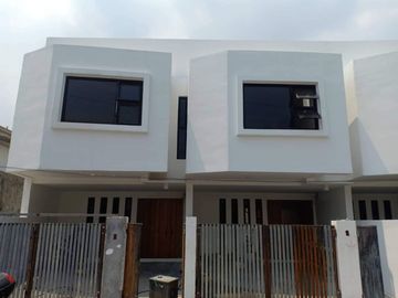 Townhouse near Sienna College of Taytay