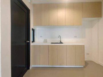 Townhouse near Sienna College of Taytay