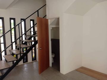Townhouse near Sienna College of Taytay