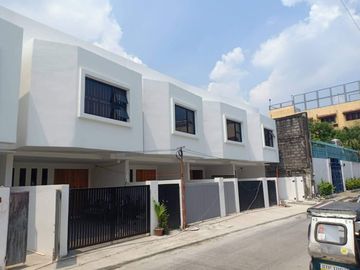 Townhouse near Sienna College of Taytay