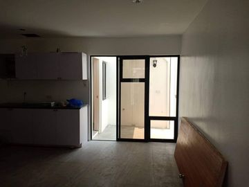 Townhouse near Sienna College of Taytay