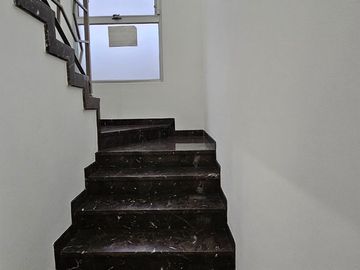 VENTA DE CASA EN SAMBORONDON KM 7 - URBANIZACIÓN LAGUNA DEL SOL
