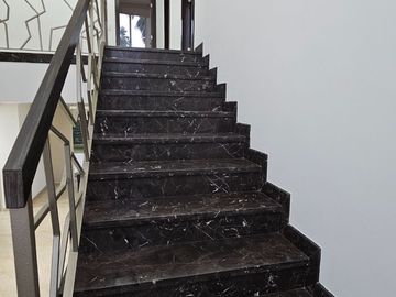 VENTA DE CASA EN SAMBORONDON KM 7 - URBANIZACIÓN LAGUNA DEL SOL