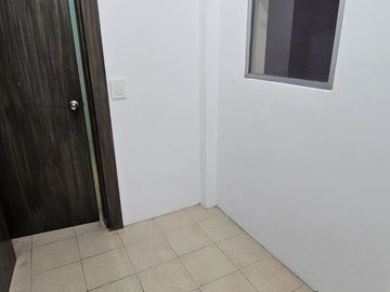 VENTA DE CASA EN SAMBORONDON KM 7 - URBANIZACIÓN LAGUNA DEL SOL