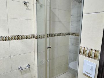 VENTA DE CASA EN SAMBORONDON KM 7 - URBANIZACIÓN LAGUNA DEL SOL
