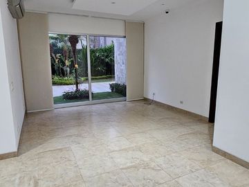 VENTA DE CASA EN SAMBORONDON KM 7 - URBANIZACIÓN LAGUNA DEL SOL