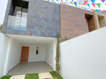VENTA DE CASA EN CASTILLOTLA