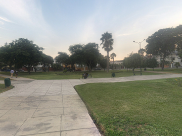 Vendo Ultimo Dúplex en Primer Piso con 4 Dorm. Frente a Parque - Surco