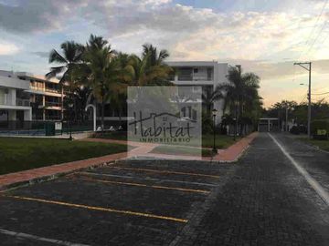 Venta Apartamento Melgar-Girardot.   Condominio Hacienda San Rafael,  La Esmeralda, sobre vía principal.