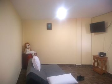 Propiedad  con oficinas y patio amplio muy cerca de la Volkswagen