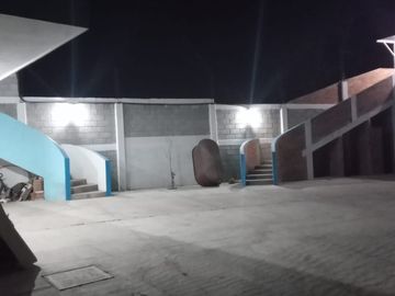 Propiedad  con oficinas y patio amplio muy cerca de la Volkswagen