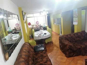VENDO CASA DE 3 PISOS EN SANMARTIN DE PORRES