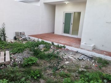 Venta o Renta de Casa en Privado Los Mezquites