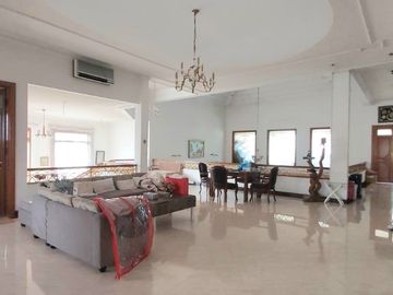 Dijual Rumah Besar di Kemang Timur LT 1700 LB 1000 Ada Pool